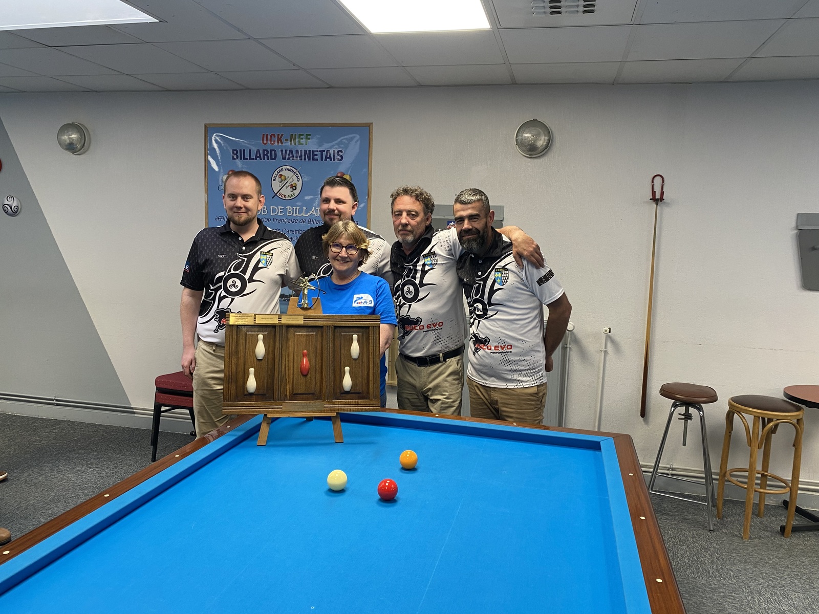 L'académie brestoise de billard  est de nouveau championne de Bretagne au 5 quilles !
